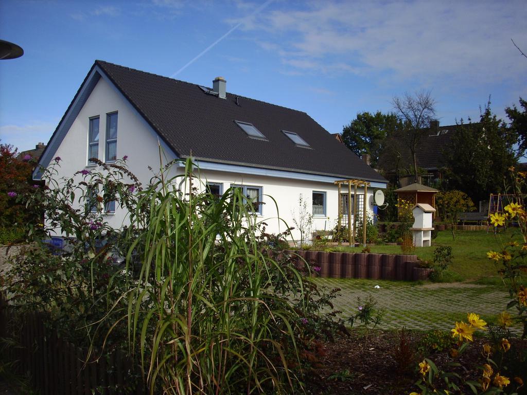 Ferienwohnung Familie Huebner Lubeck Exterior photo